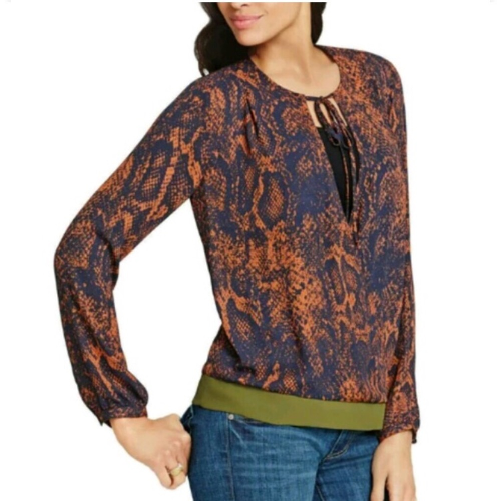 CAbi border wrap keyhole tunic top shirt